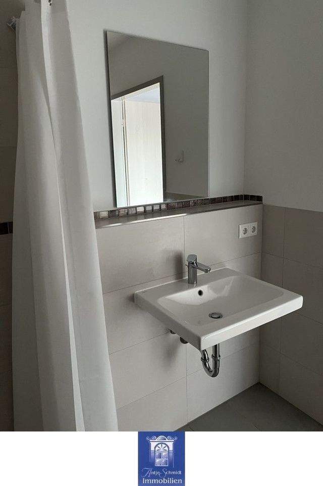 Heimelige Neubauwohnung im Erstbezug! EBK, Terrasse, Fußbodenheizung, Vinyl! - Photo 3
