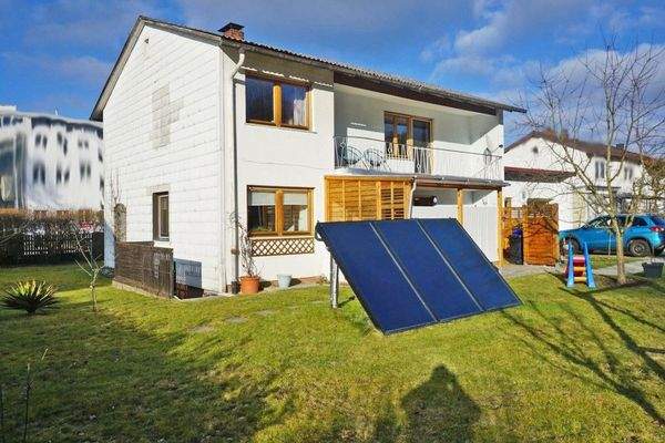 Hausrückseite mit Garten