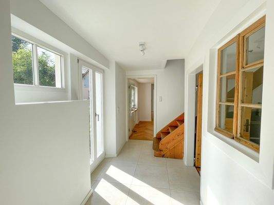 Von hier aus ist der Zugang zu sämtlichen Bereichen des Hauses gegeben