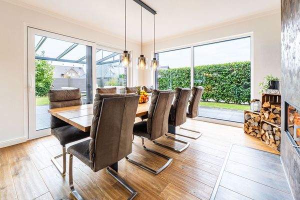 Essbereich und Zugang zur Terrasse