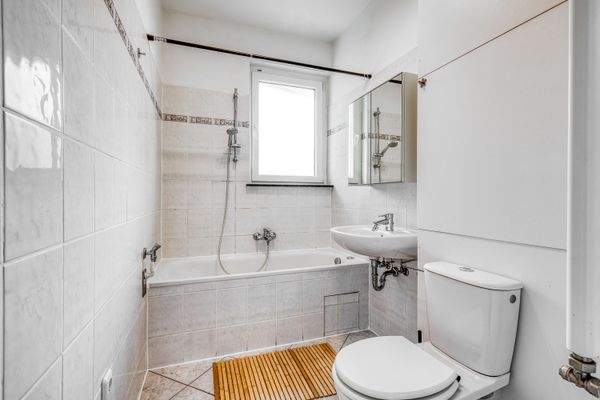 Wannenbad mit Fenster