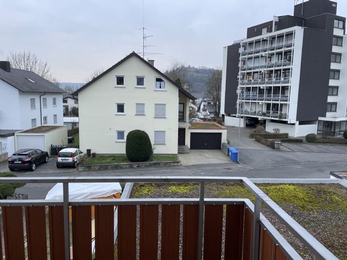 Renovierte 4 Zimmer Wohnung in Igersheim - Wohngebiet 