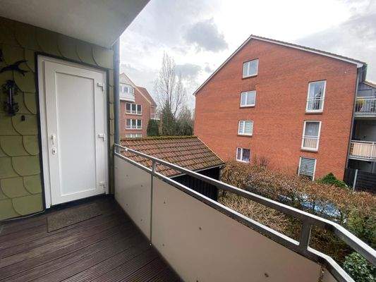 Loggia mit Abstellraum.jpg