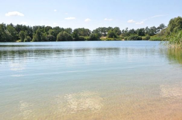 Traumhafter Kiessee mit Wald und Flächennutzungsplan ein Angebot aus