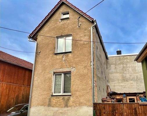 Straßenseite, obere Perspektive mit Anbau