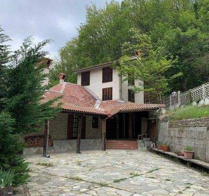 Haus in Pezzolo Valle Uzzone (Piemont)