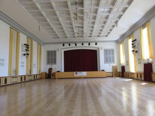 Der große Tanzsaal