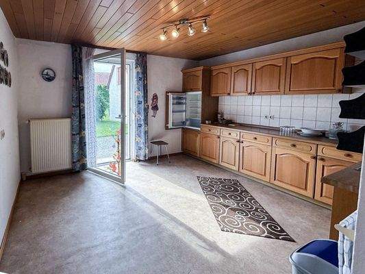 Küche mit Blick zur Terrasse