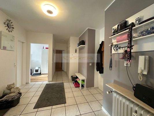 Diele mit Einbauschränken