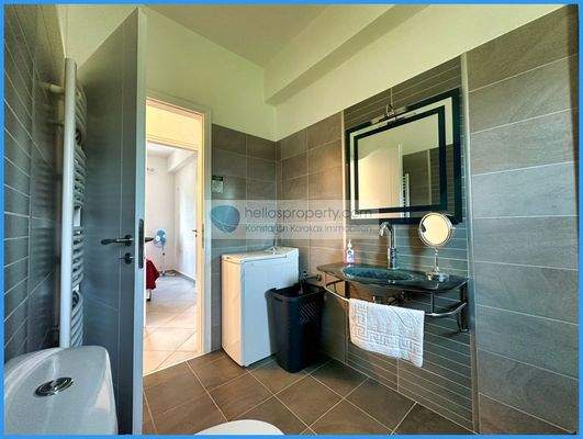 35df43c4052b403f9315e1e5daa9e786-original