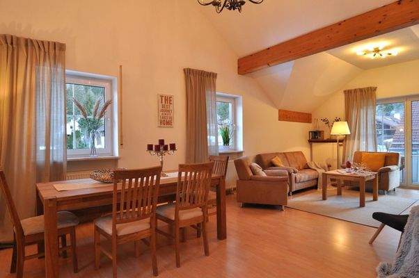 Wohn- und Essbereich