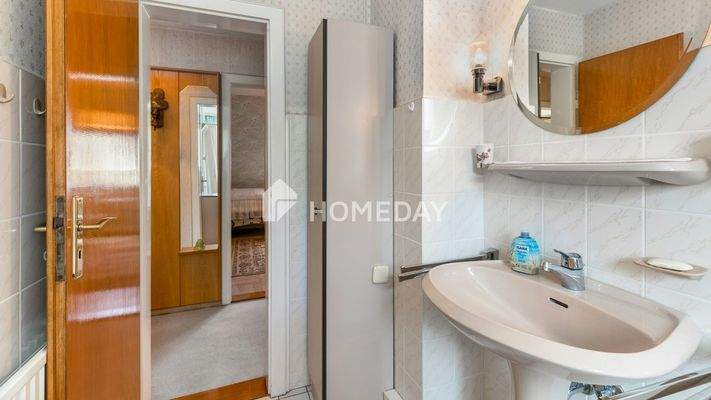 1. OG Badezimmer 1 2