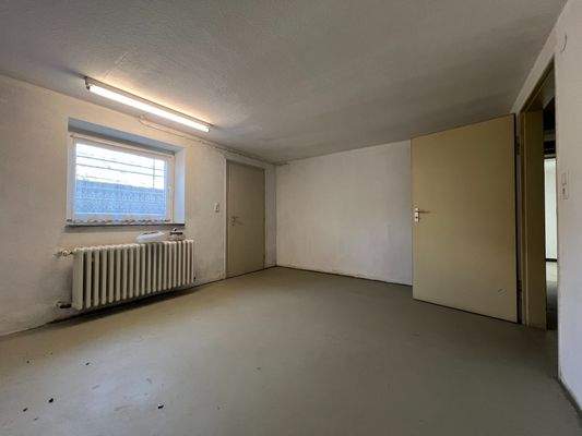 Das Untergeschoss bietet weiteren Platz für einen separat zugänglichen Raum.