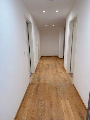 Wohnungsflur von der Eingangstüre aus