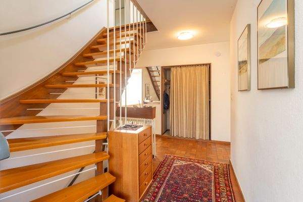 Treppe vom EG ins 1. OG