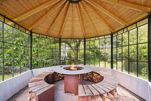 gemütlicher Grillpavillon