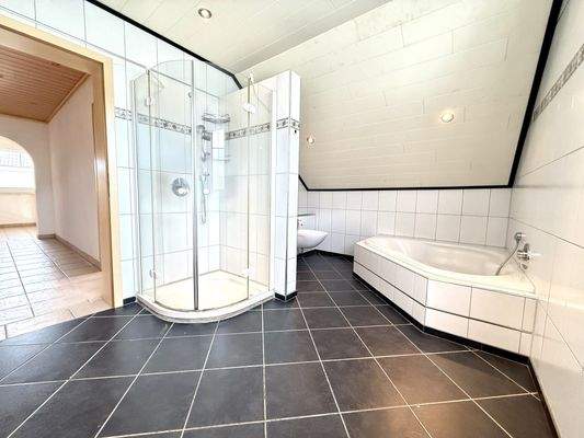 Badezimmer DG 