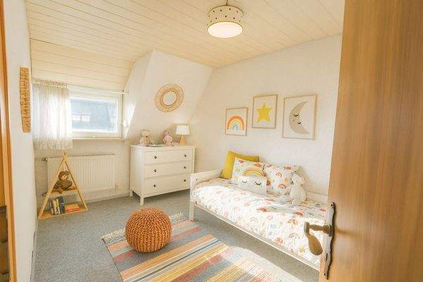 Kinderzimmer DG (Einrichtungsbeispiel)