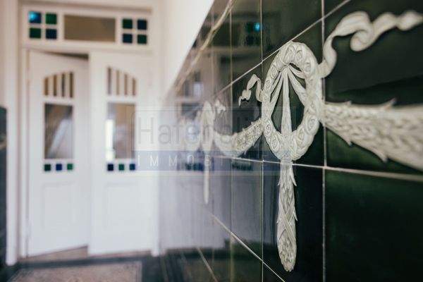 Alte Kacheln im Treppenhaus