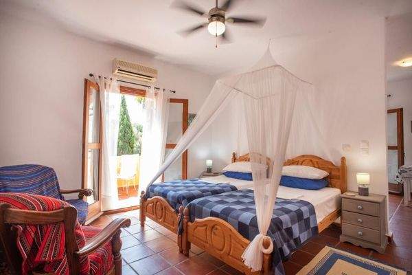 Kreta, Xamoudochori: Idyllische Residenz mit Apartments und Olivenhain zu verkaufen