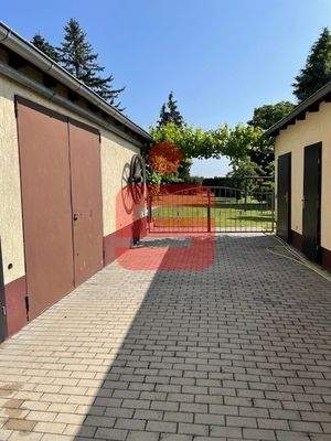 Nebengebäude / Blick zum Garten