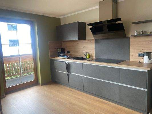 Wohnküche OG mit Zugang zum Balkon