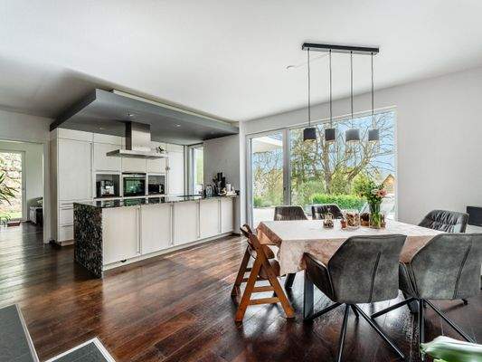 Küche mit Essbereich