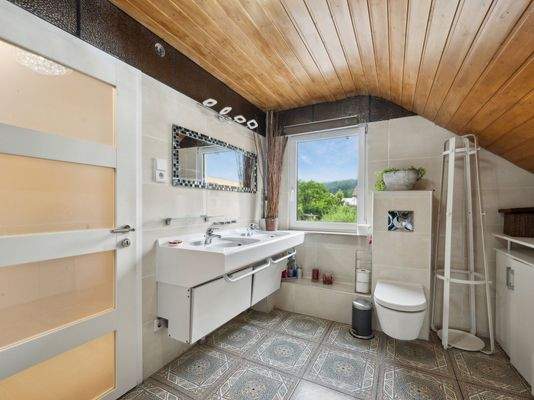 Bad Ansicht 1 Dachgeschoss