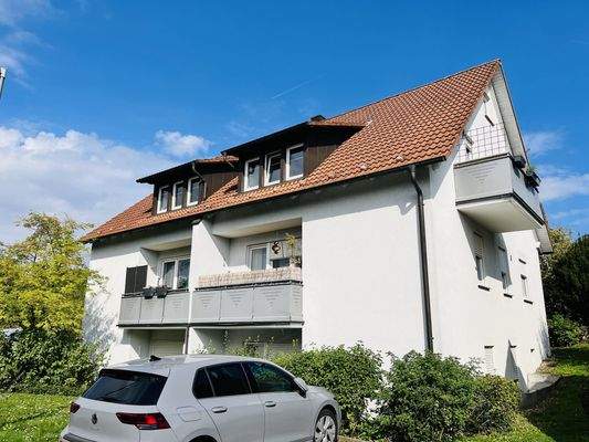 Südostansicht mit Balkon der Wohnung (DG rechts)
