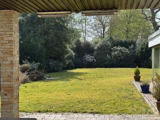 Der großzügige und geschützte Garten 