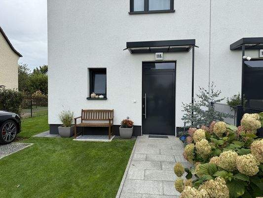 Blick zum Hauseingang