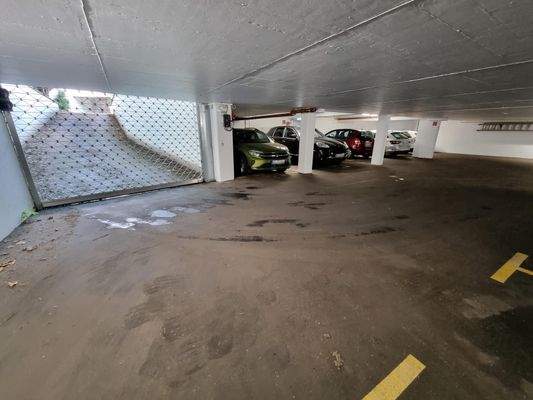 Tiefgaragenstellplätze