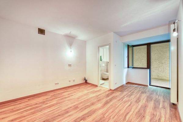 UG - Zimmer von Tür