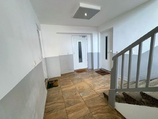 Treppenhaus-Eingang1