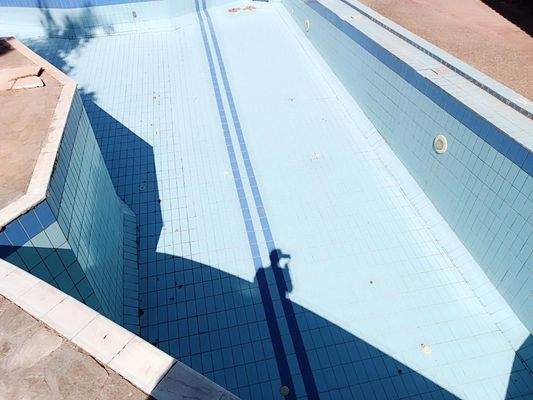 Kreta, Vryses: Wohngebäude mit Pool und Bergblick zu verkaufen – Ideale Investition im Apokoronas!