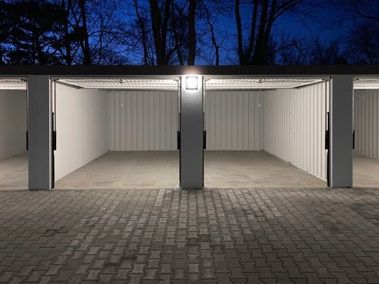 Garage Beispiel Nacht