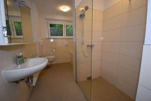 35 Wohnung Bad Beispiel.JPG