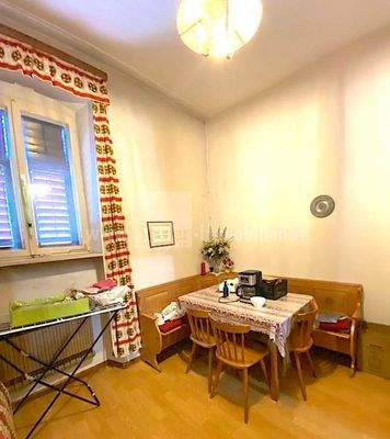 Tramin-Herrenhaus-Termeno-Alto-Adige-Südtirol-Altbau-hohe-Decken-Solai-alti-lusso-esclusivo-exklusiv