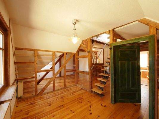  Offenes GIEBEL-ZIMMER