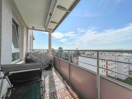 Balkon mit Markise.jpg