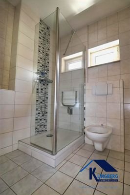 Tageslichtbad mit Dusche