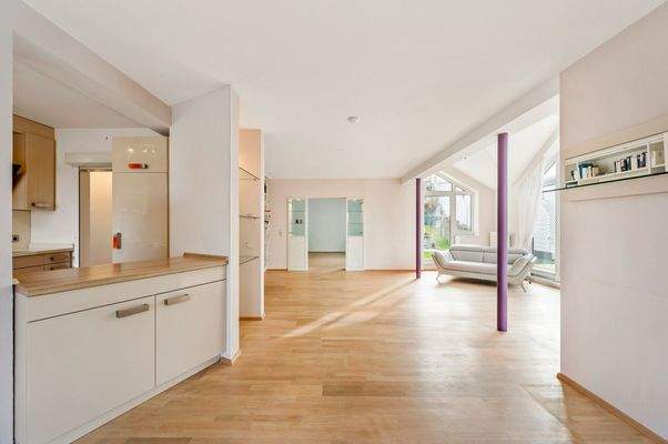 praktische Durchreiche von der Küche