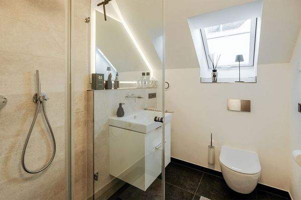 Langenfeld - Düsseldorfer Str 222 - Duschbad 1