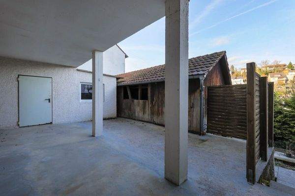 Überdachter Bereich Hinterhof