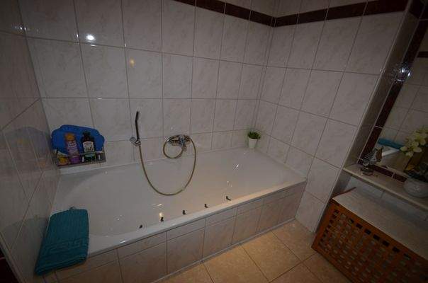 ...und großer Wanne...