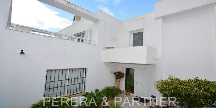 23---Blick-zum-Hauseingang-I