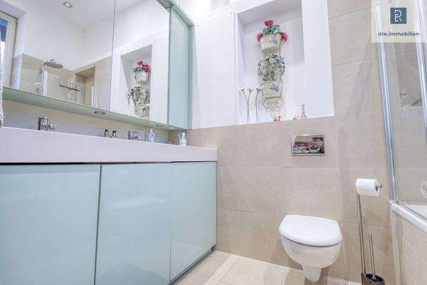 Badezimmer mit Wanne