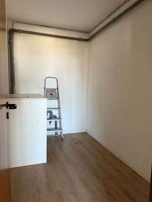 Derzeit Abstellbereich.