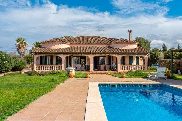 Tolle Finca mit Pool für 2 Familien