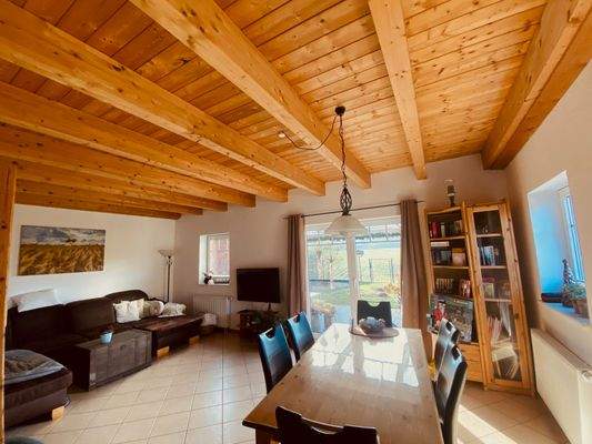 Wohn- und Essbereich